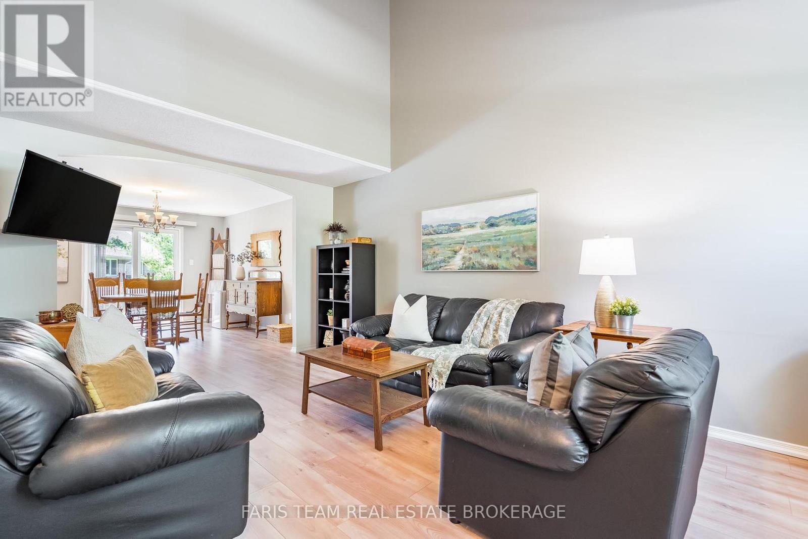 #13 358 LITTLE AVENUE - 15