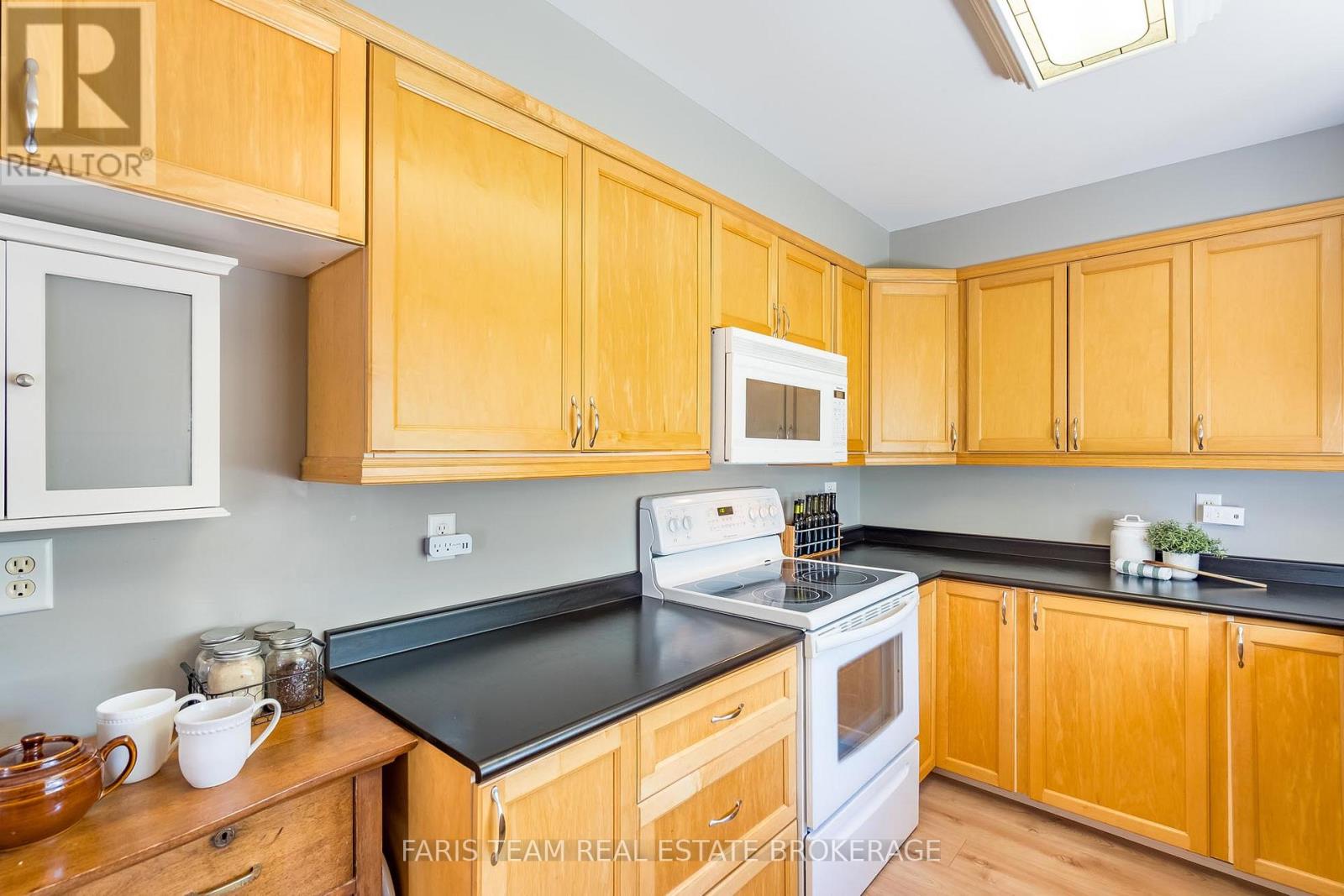 #13 358 LITTLE AVENUE - 8