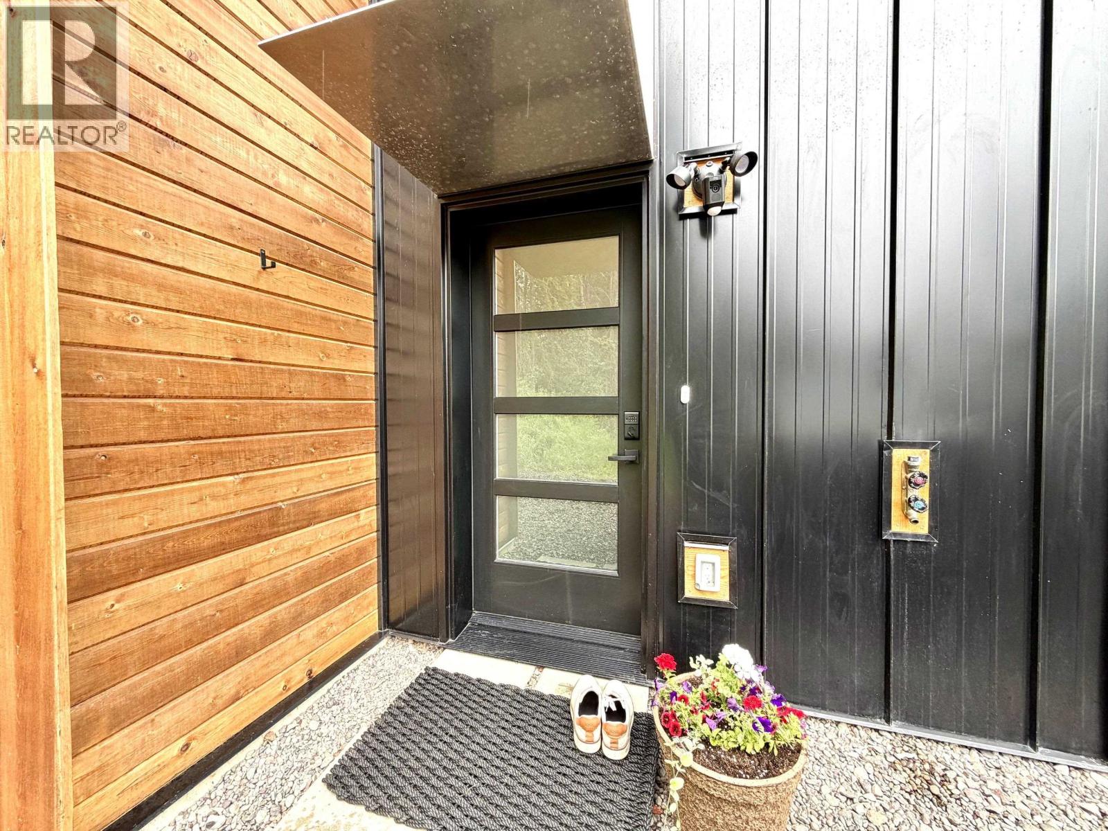 120 COLIN Road, Smithers