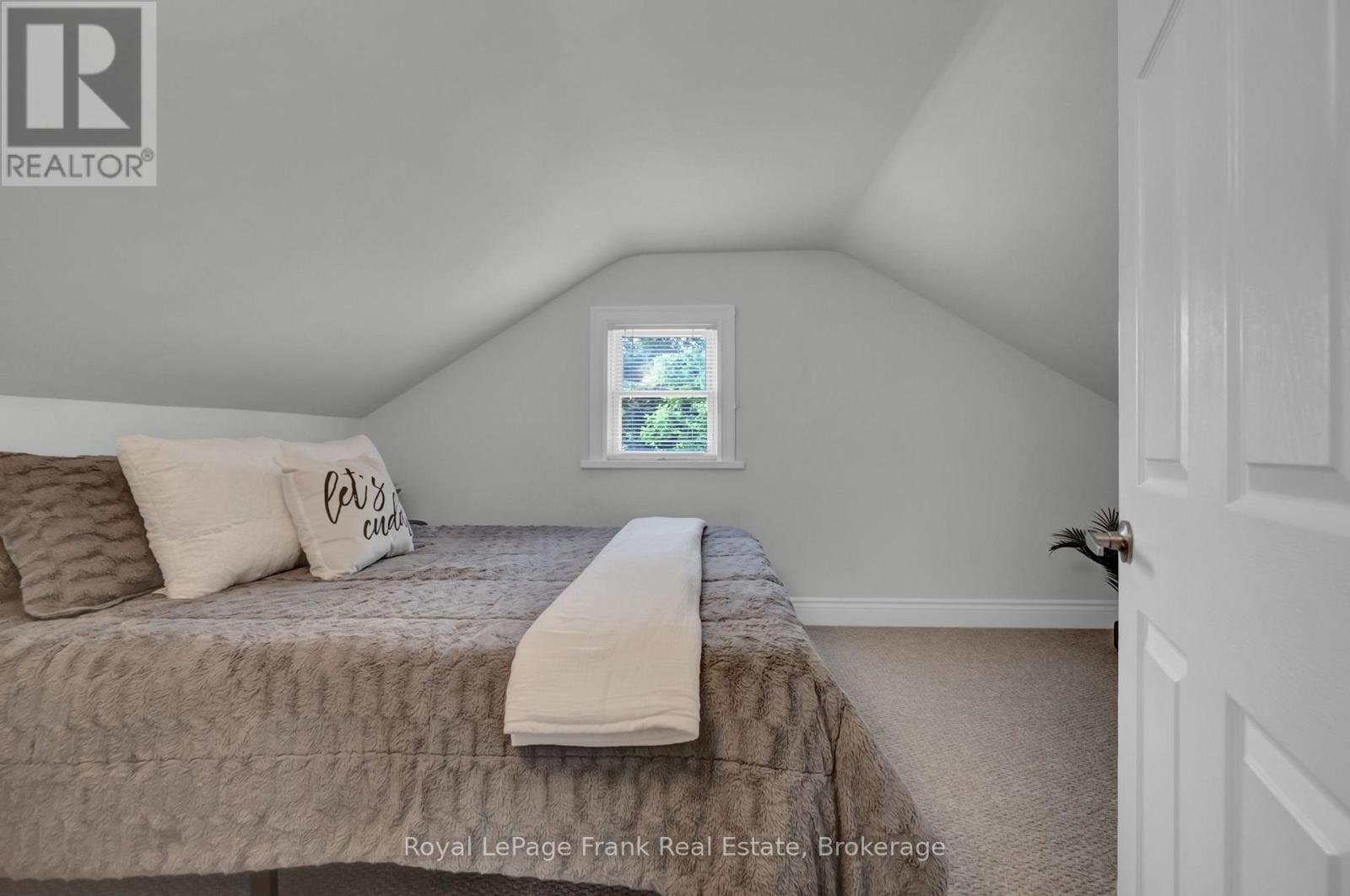 3461 BURNHAM STREET N - 21