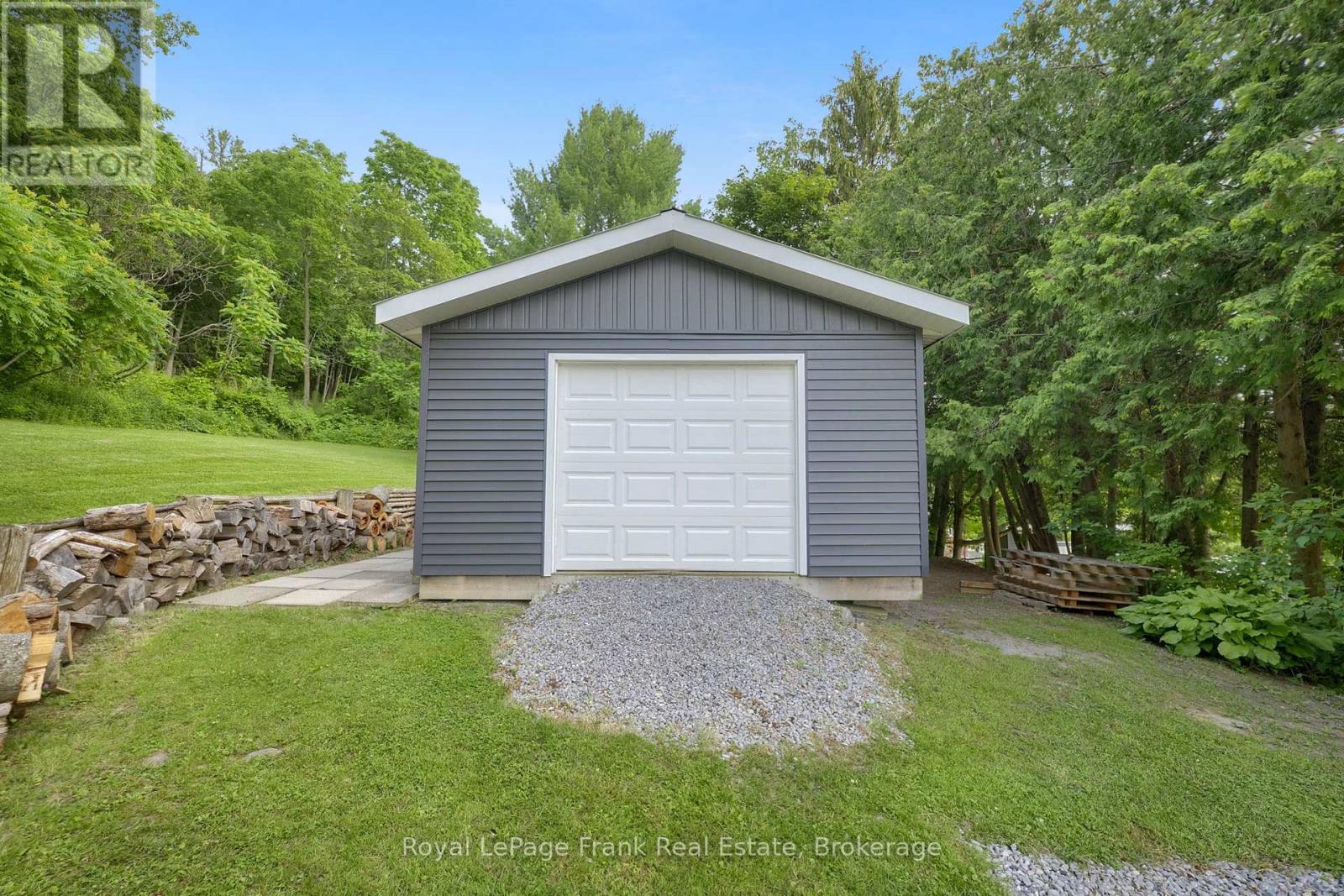 3461 BURNHAM STREET N - 44