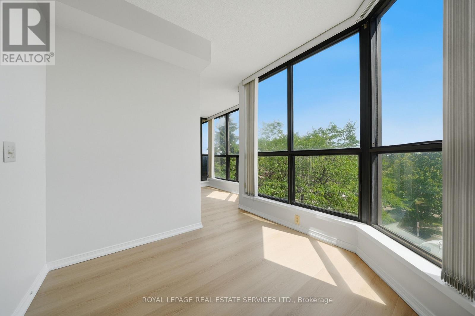 #405 1155 BOUGH BEECHES BOULEVARD - 9