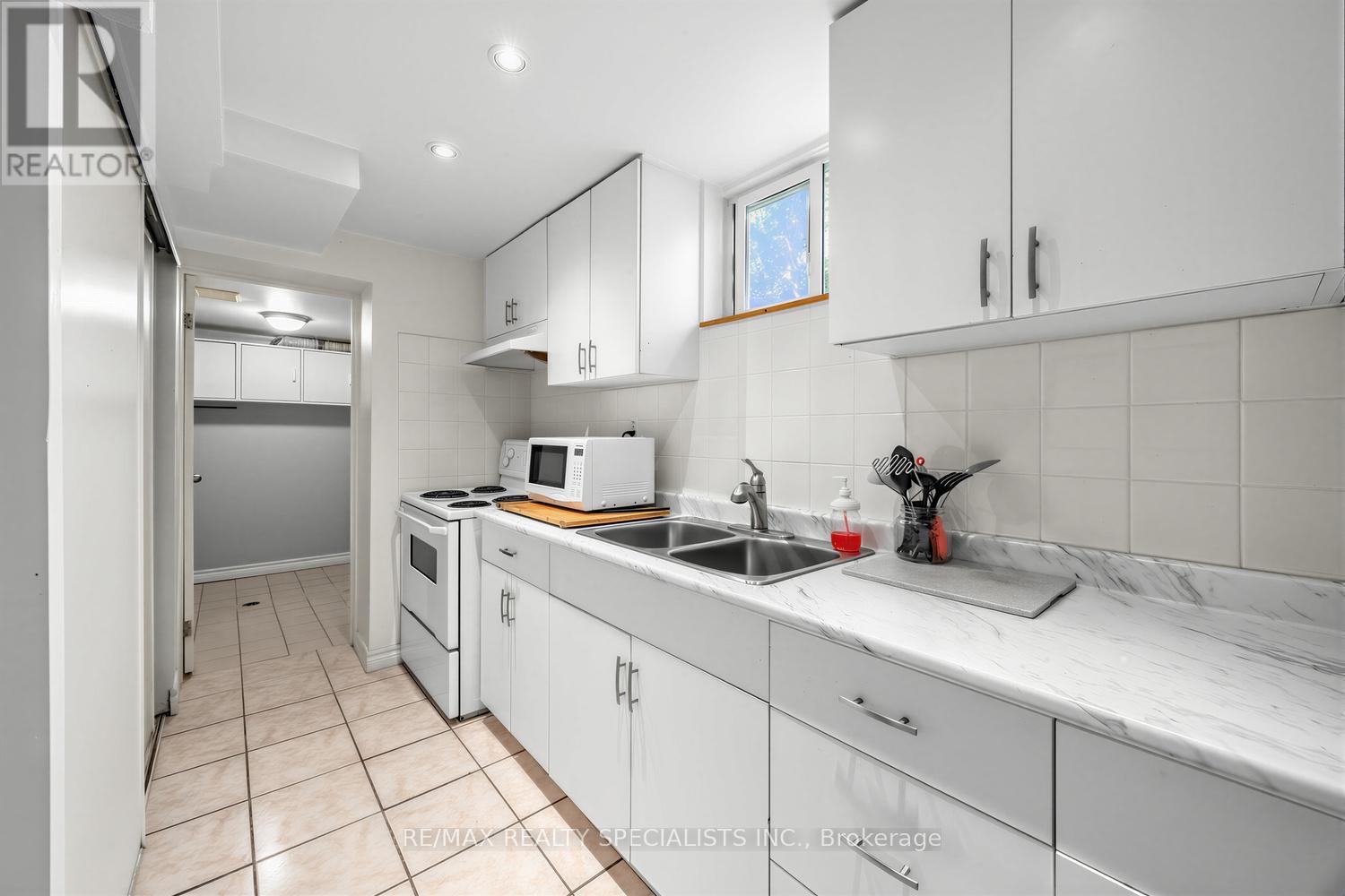 39 CASTLE GREEN CRESCENT - 20