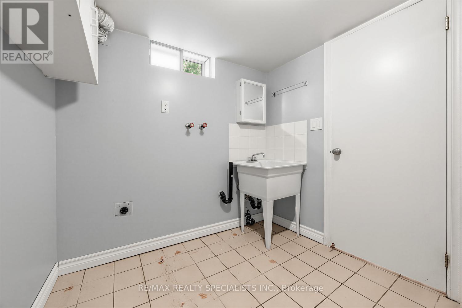 39 CASTLE GREEN CRESCENT - 22