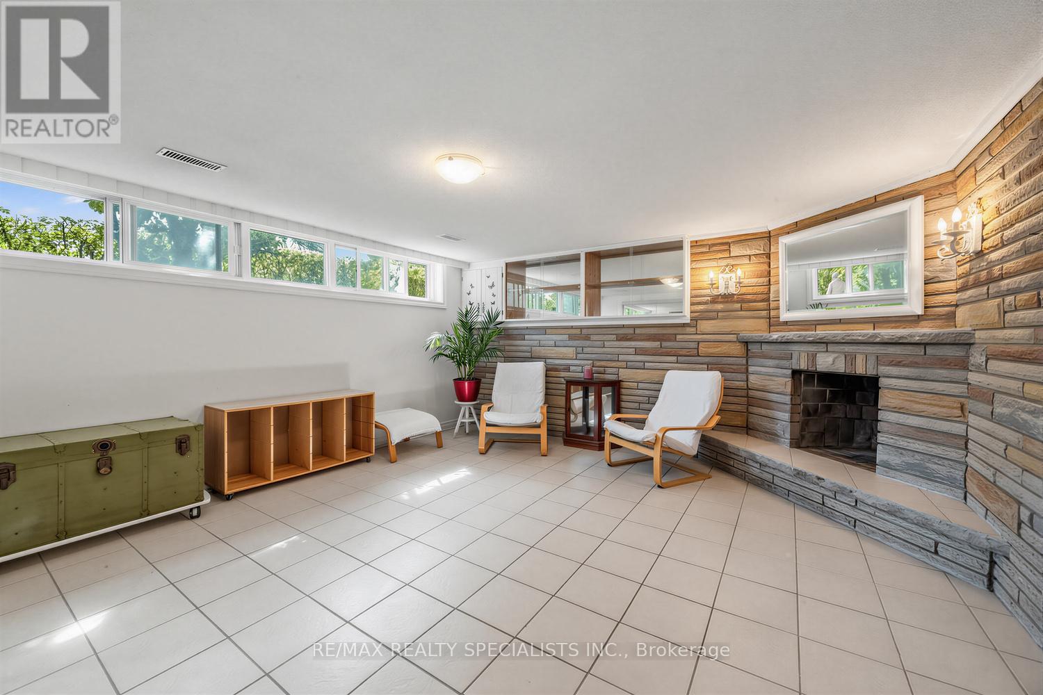 39 CASTLE GREEN CRESCENT - 23