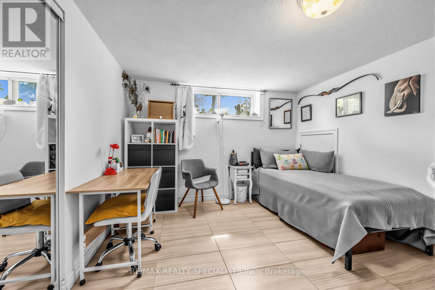 39 CASTLE GREEN CRESCENT - 25