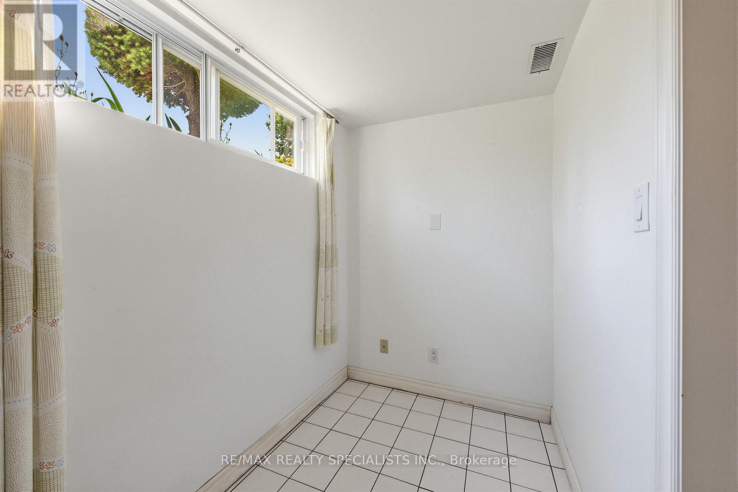 39 CASTLE GREEN CRESCENT - 26