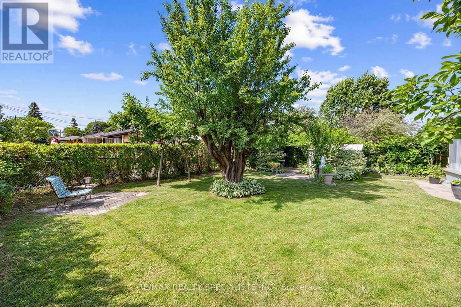 39 CASTLE GREEN CRESCENT - 28