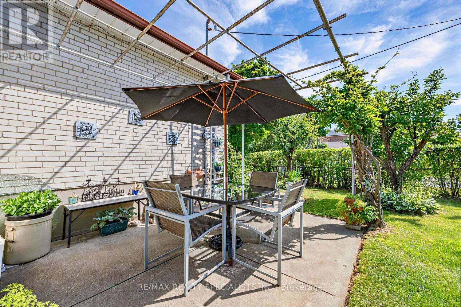 39 CASTLE GREEN CRESCENT - 29