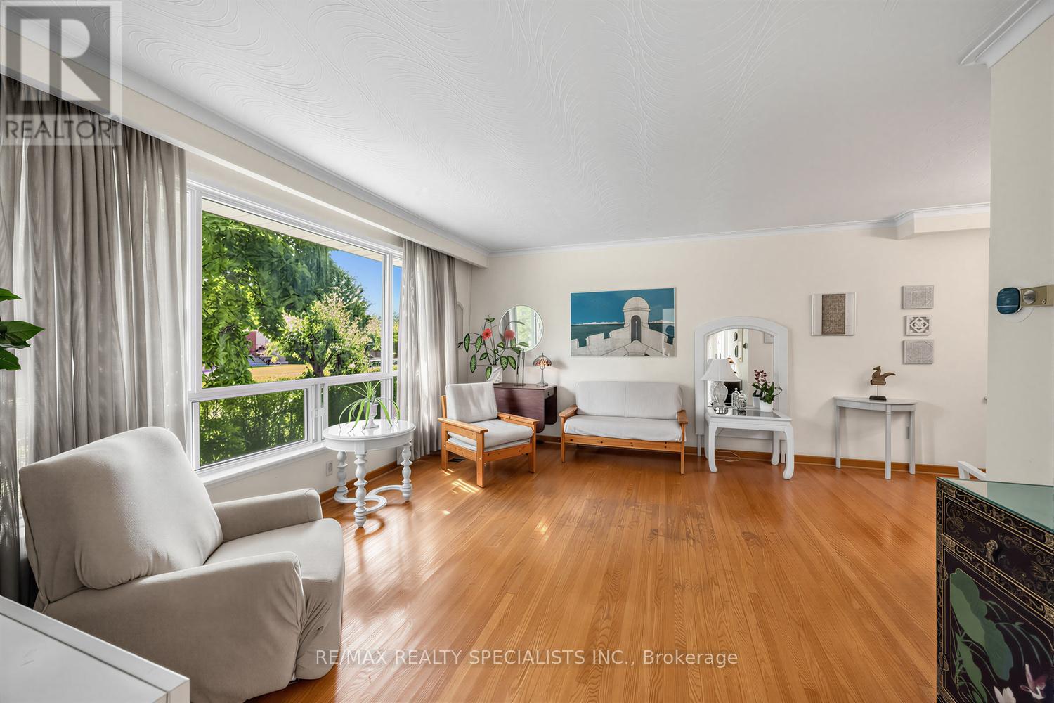 39 CASTLE GREEN CRESCENT - 3