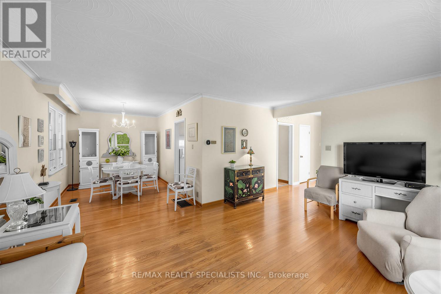 39 CASTLE GREEN CRESCENT - 8