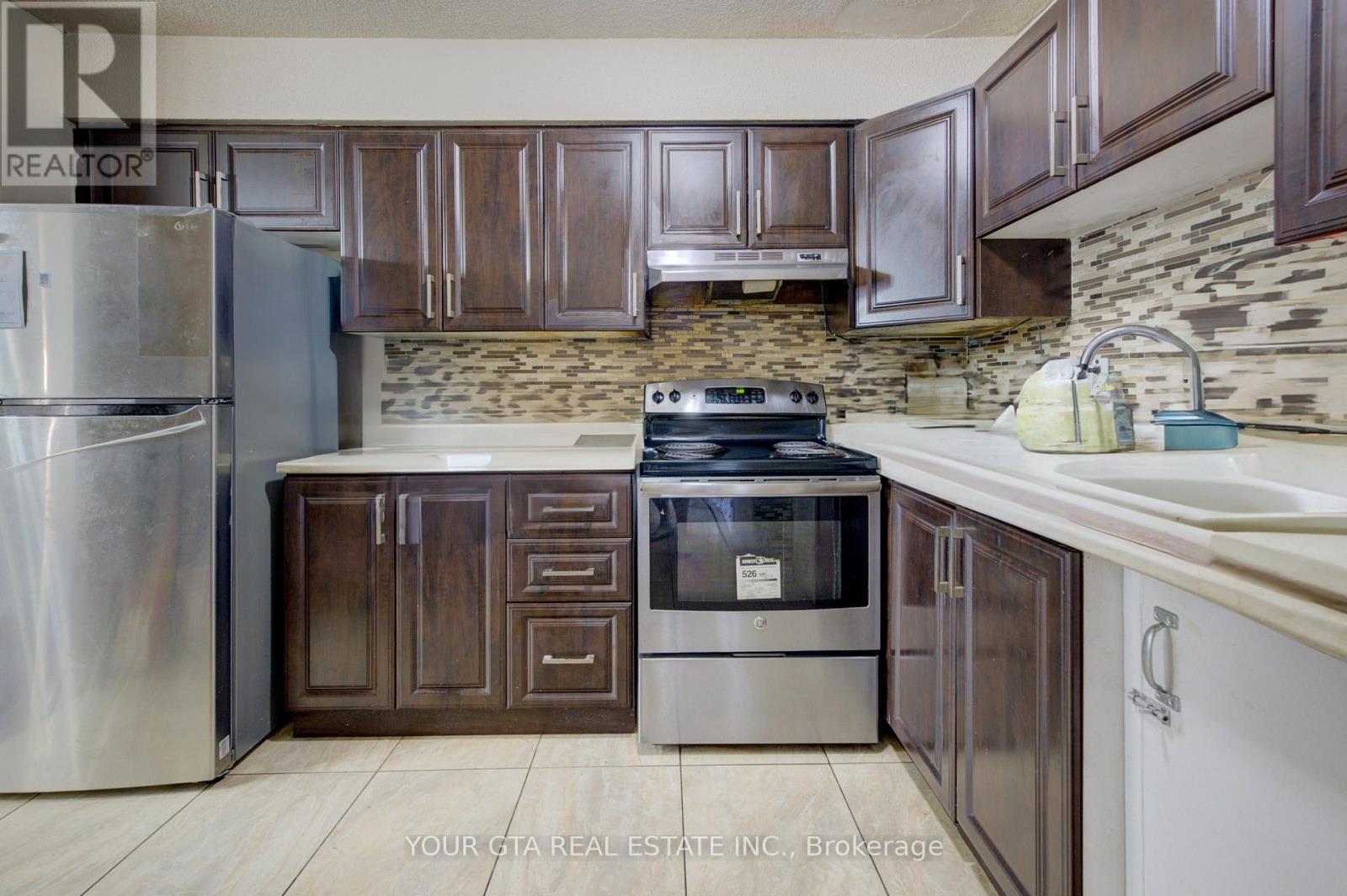 #122 1055 B FORESTWOOD DRIVE - 3