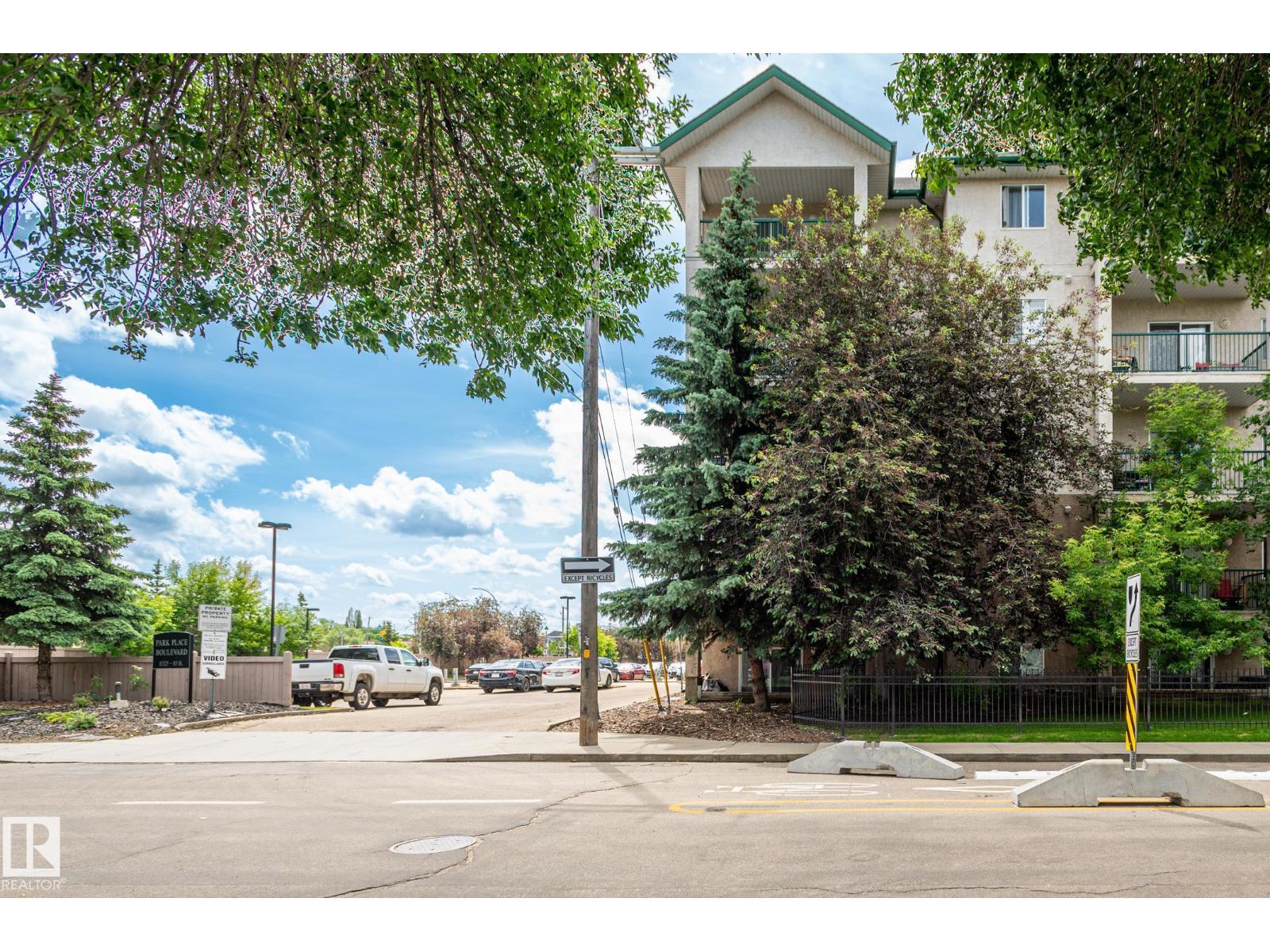 #228 11325 83 ST NW - 3