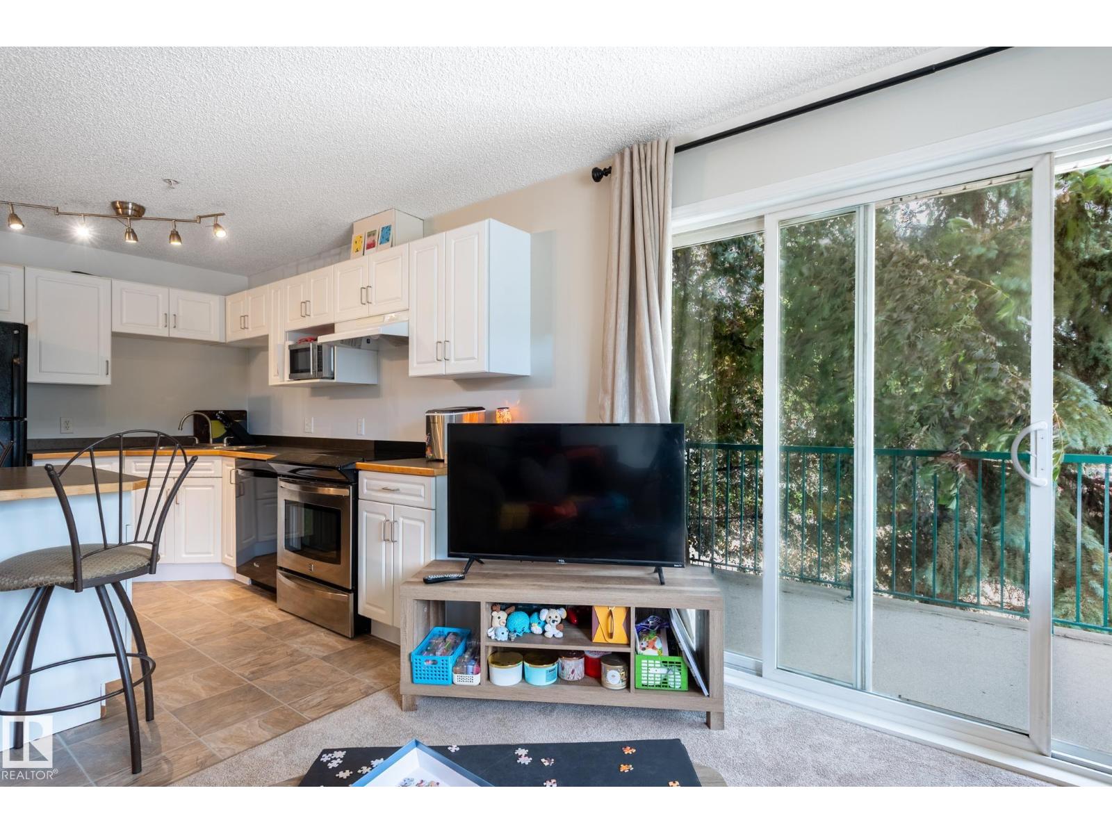 #228 11325 83 ST NW - 26