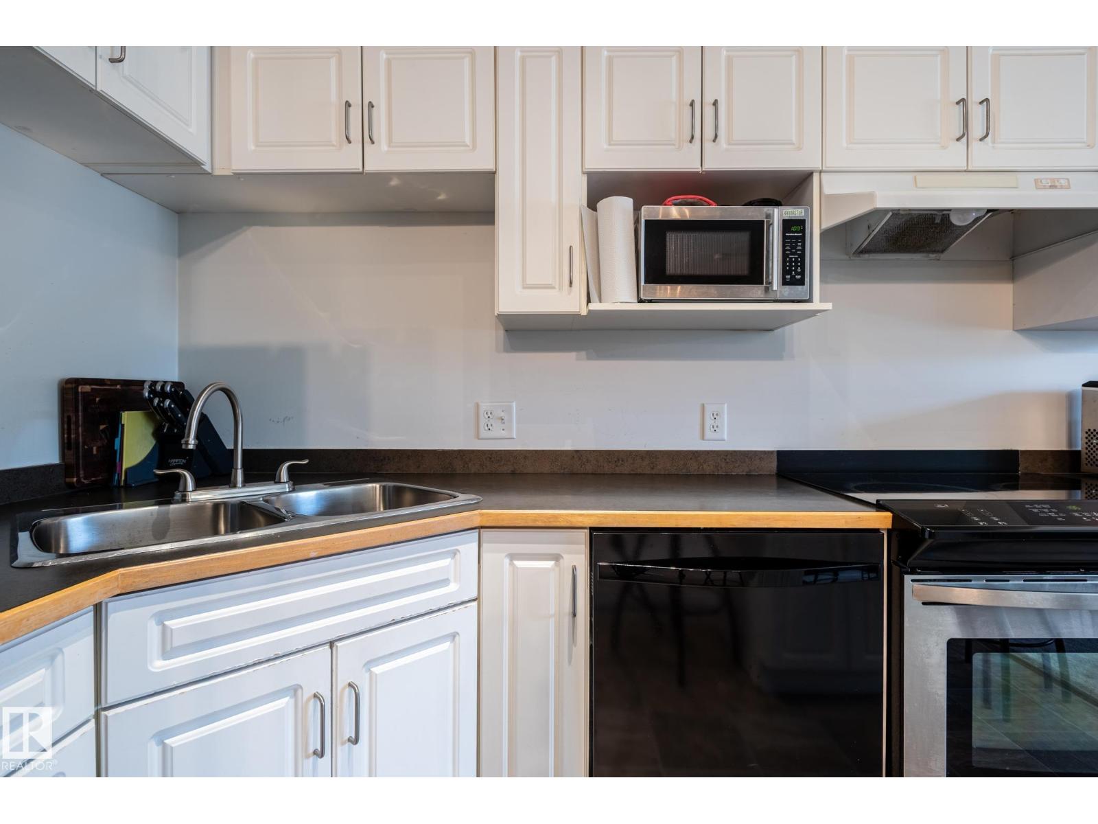 #228 11325 83 ST NW - 22