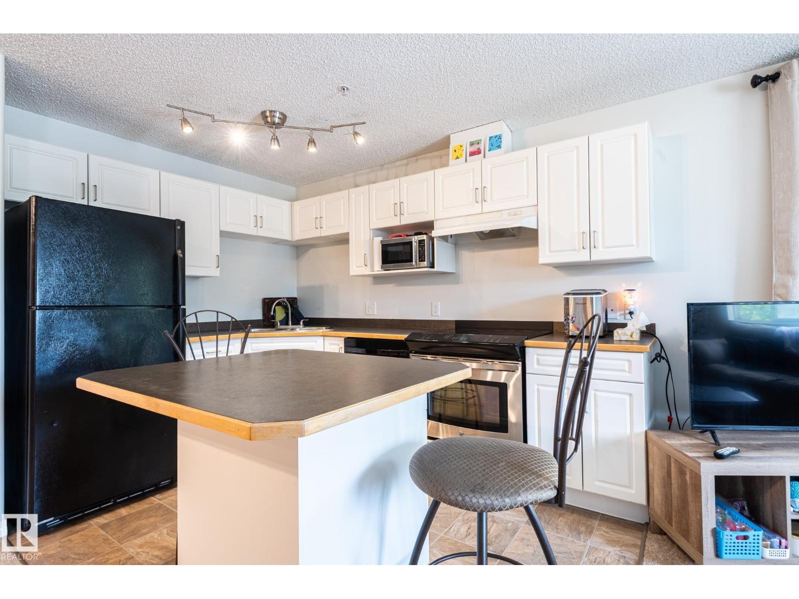 #228 11325 83 ST NW - 19