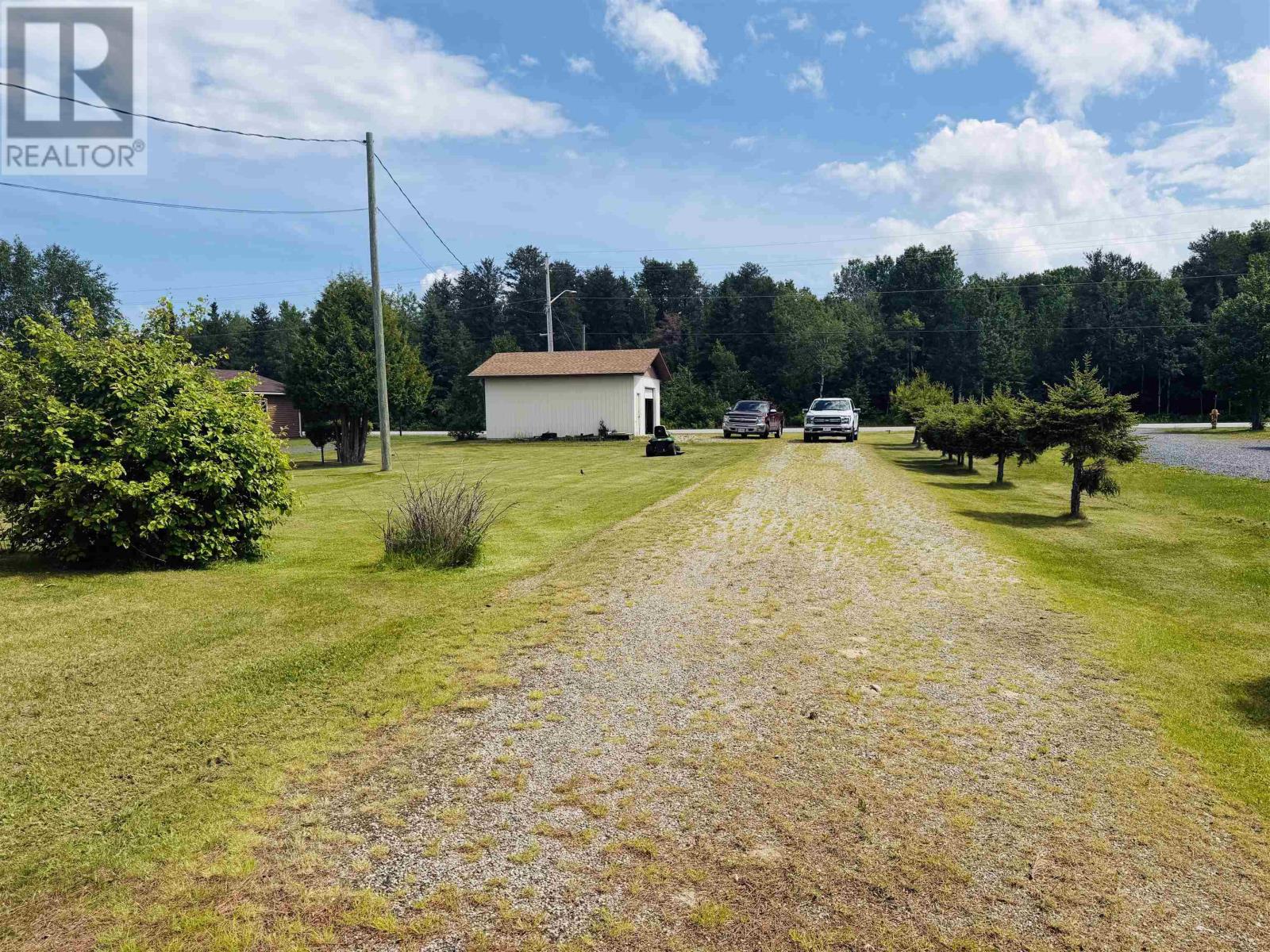 224 Lakeshore DR - 9
