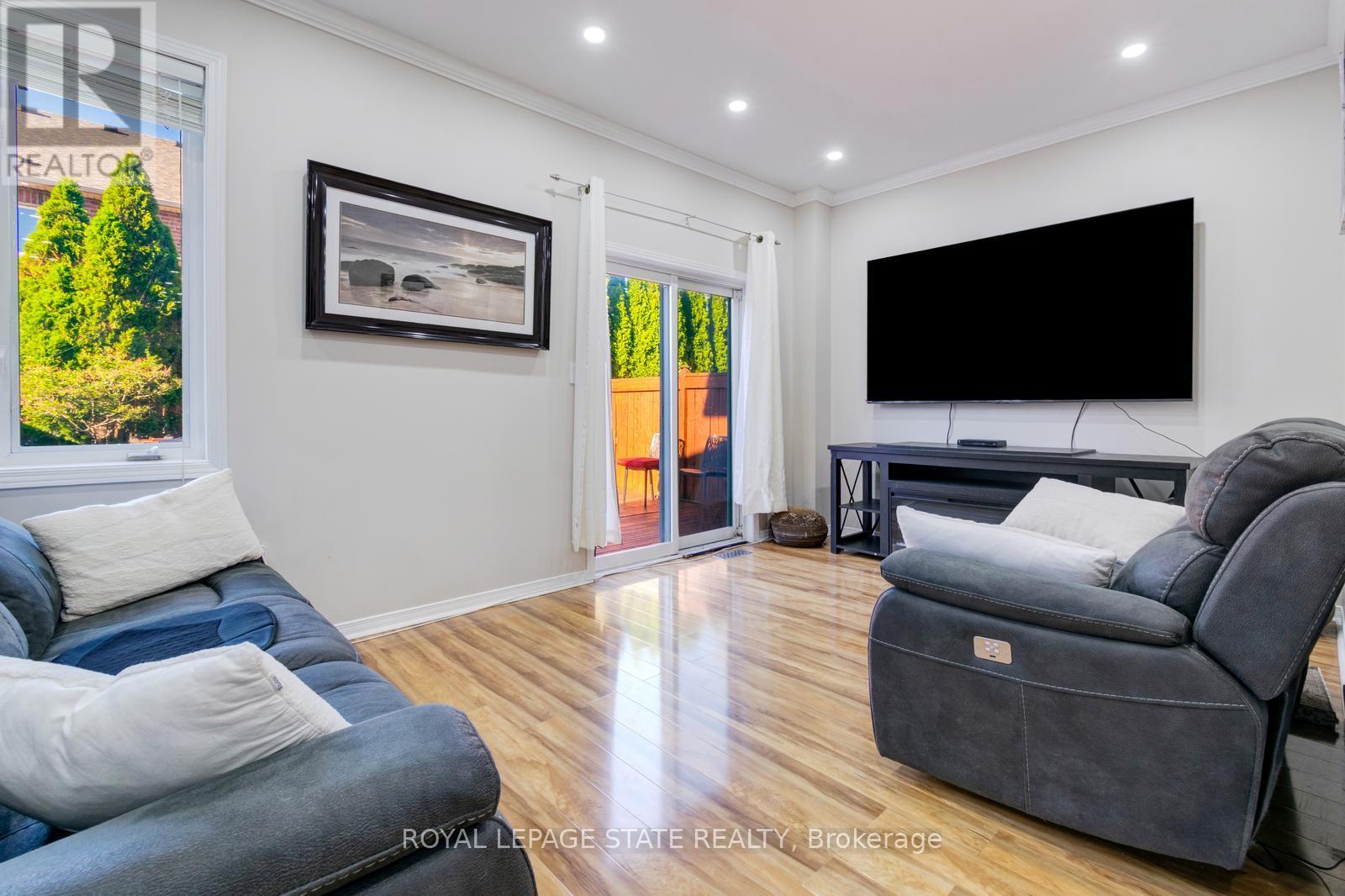 33 PANORAMA WAY - 16