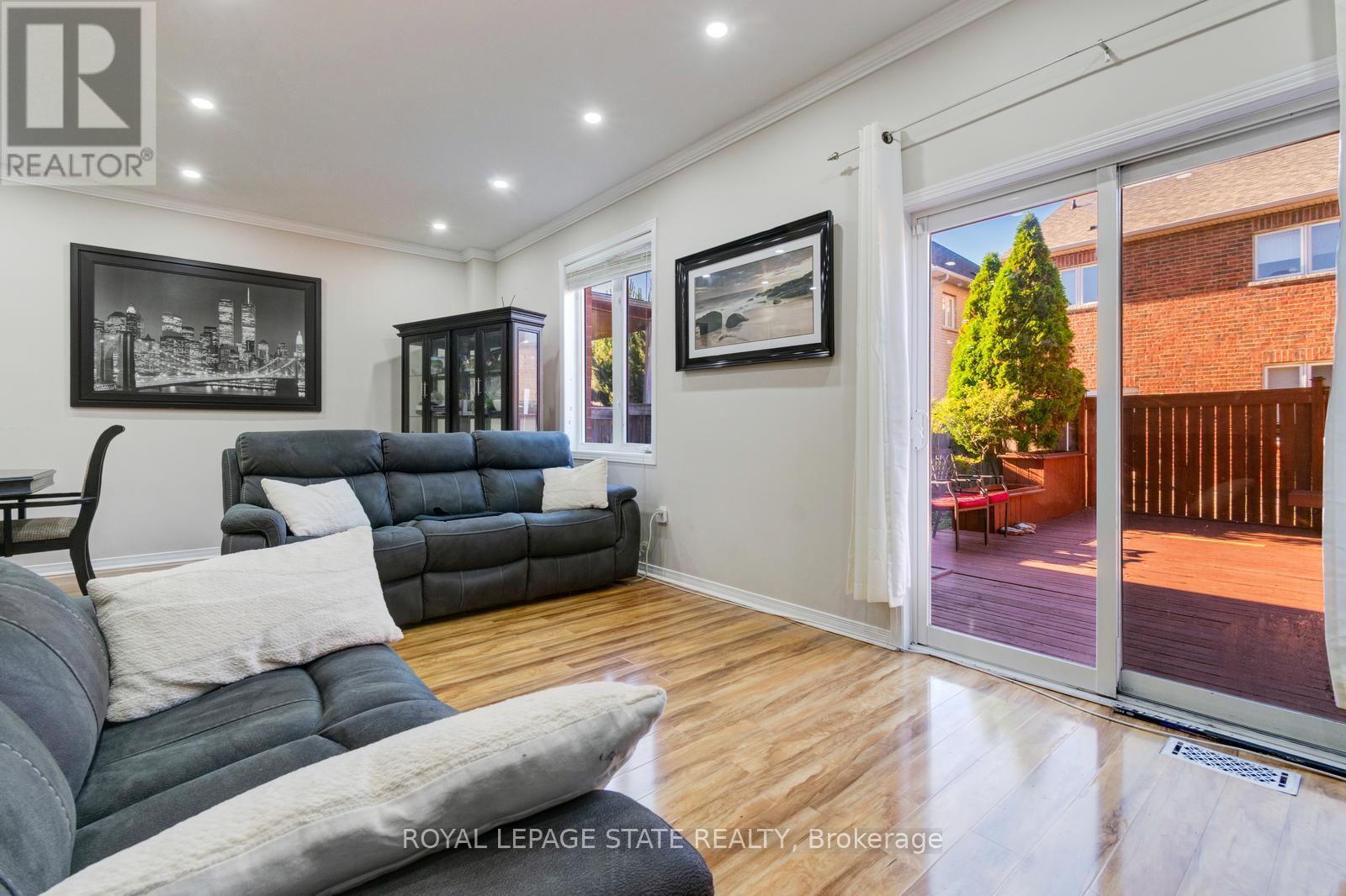 33 PANORAMA WAY - 18