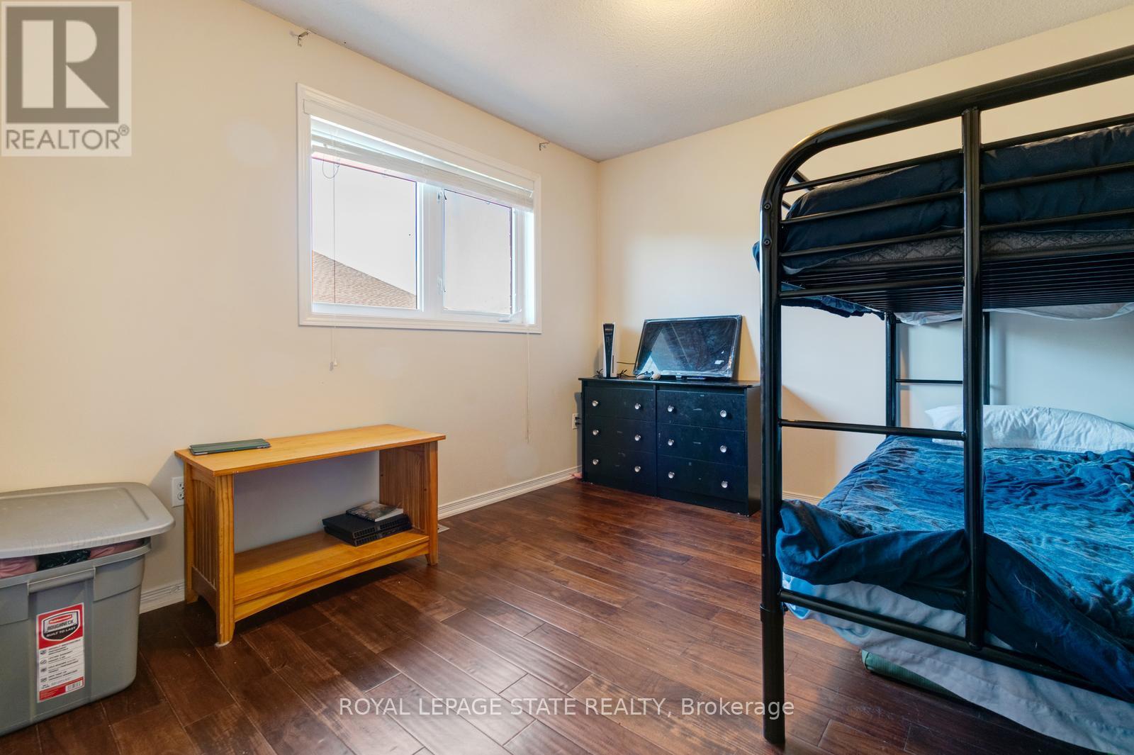 33 PANORAMA WAY - 21