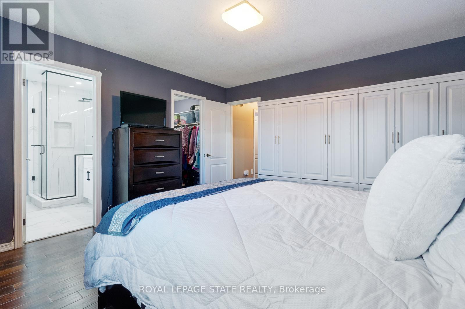 33 PANORAMA WAY - 34