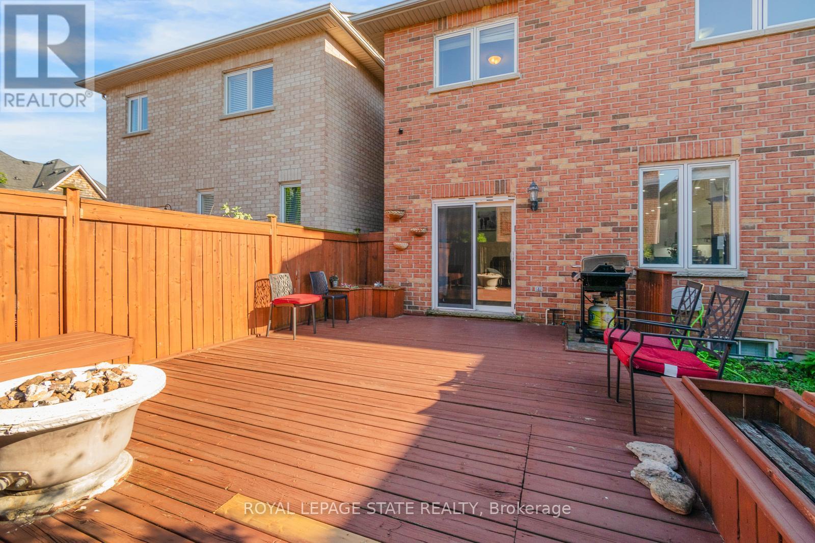 33 PANORAMA WAY - 40