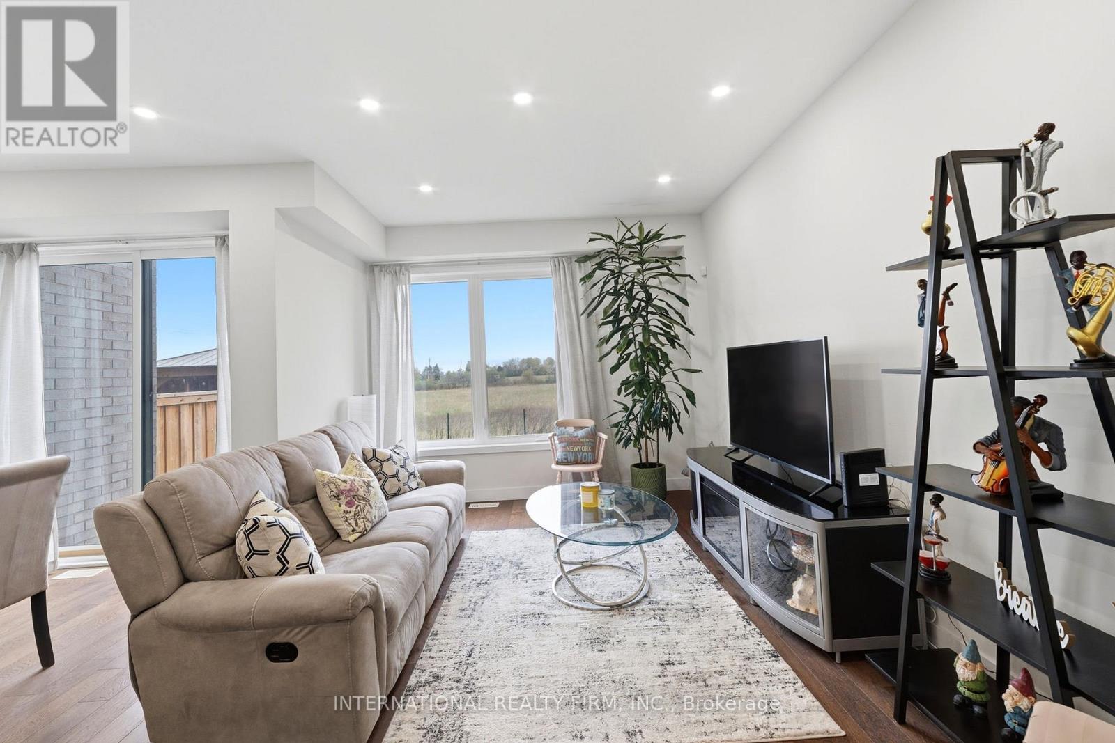 134 BEDROCK DRIVE - 5