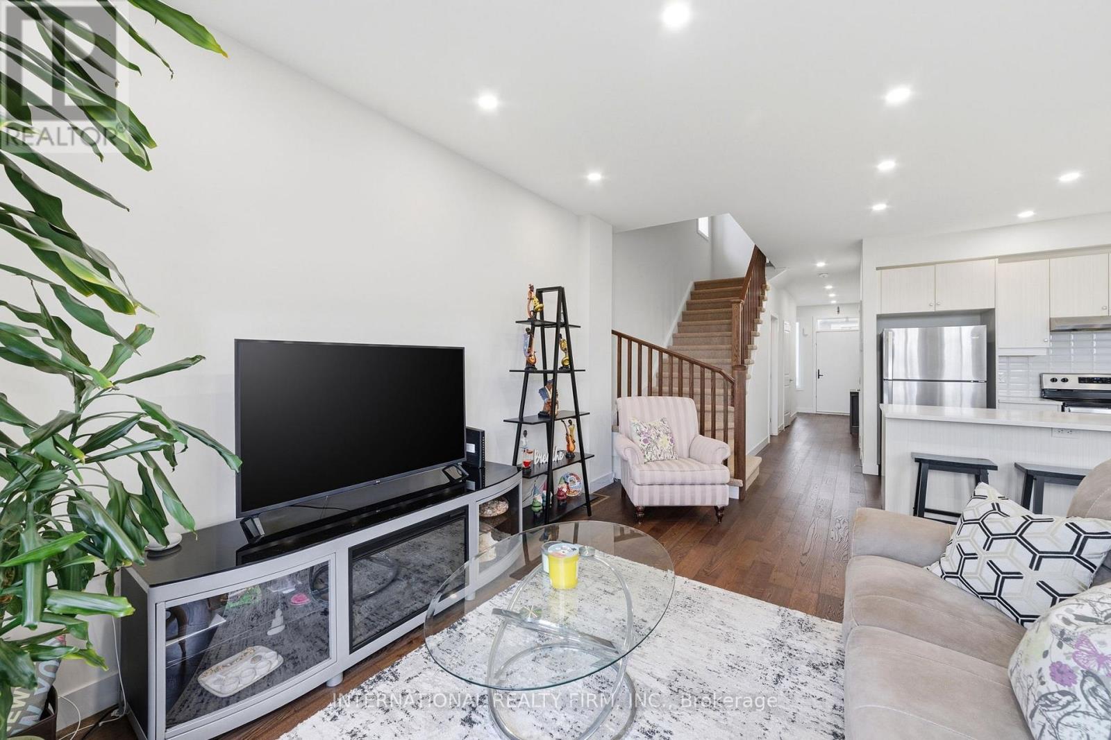 134 BEDROCK DRIVE - 6