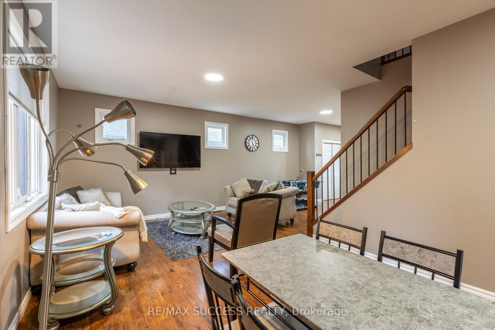 11 HENDERSON COURT - 10