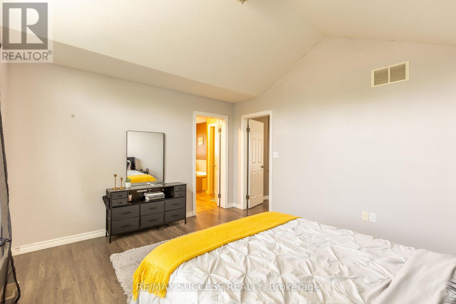 11 HENDERSON COURT - 15