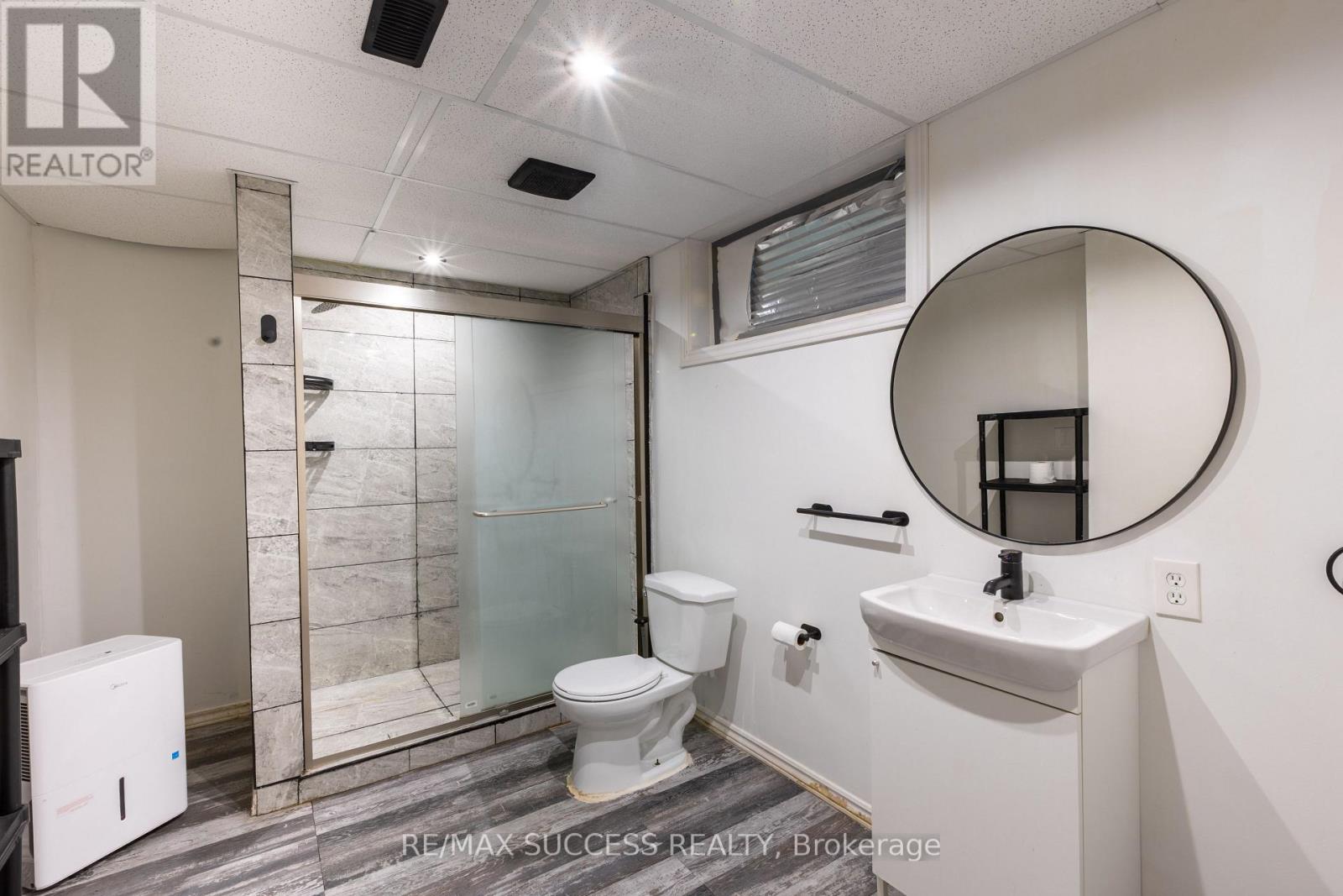 11 HENDERSON COURT - 28
