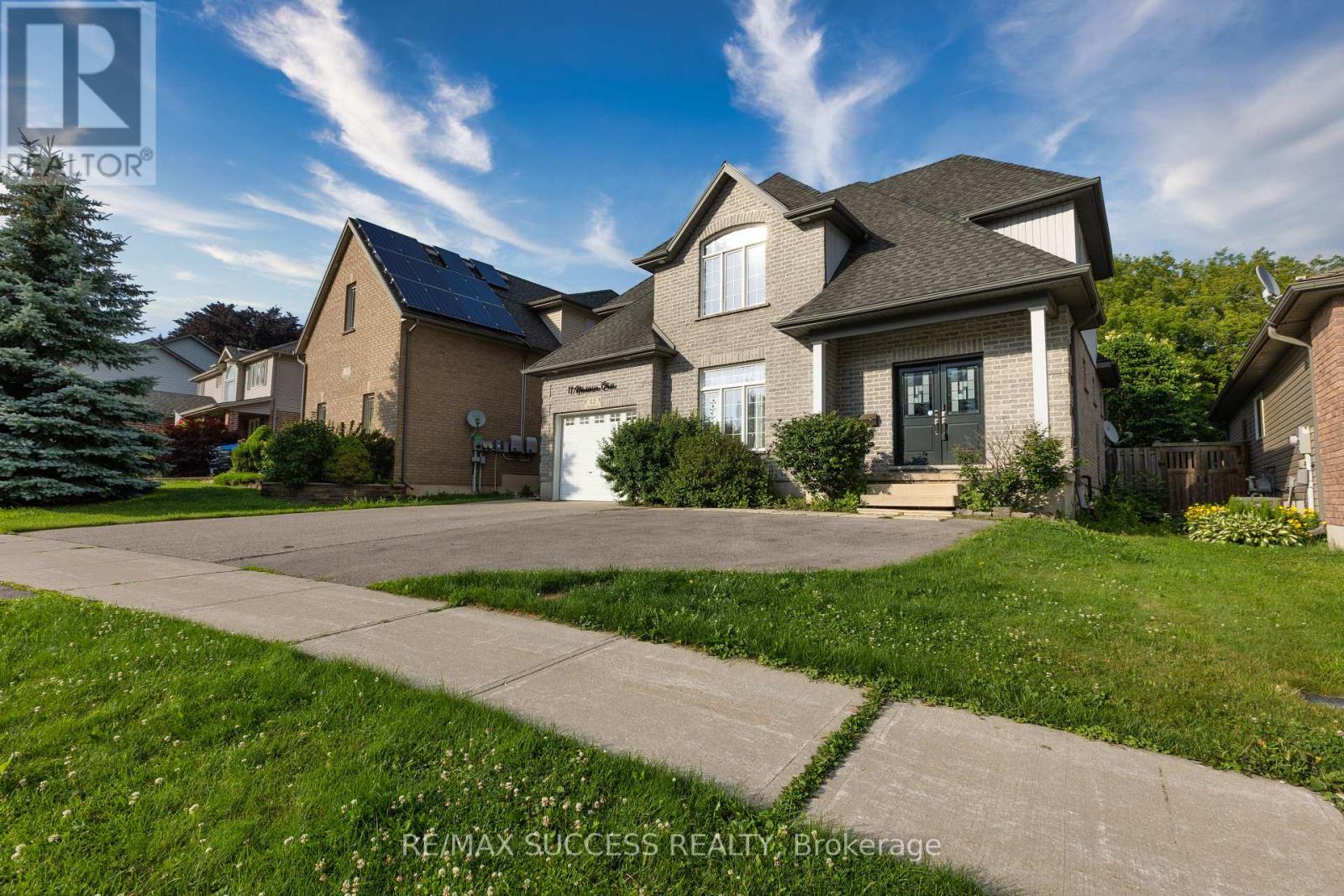 11 HENDERSON COURT - 4