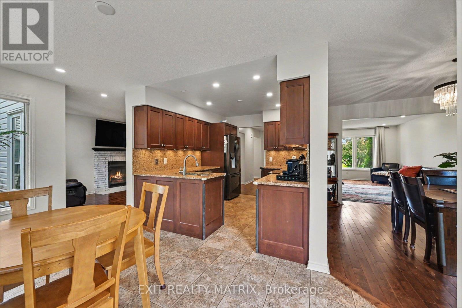 627 CHENIER WAY - 9