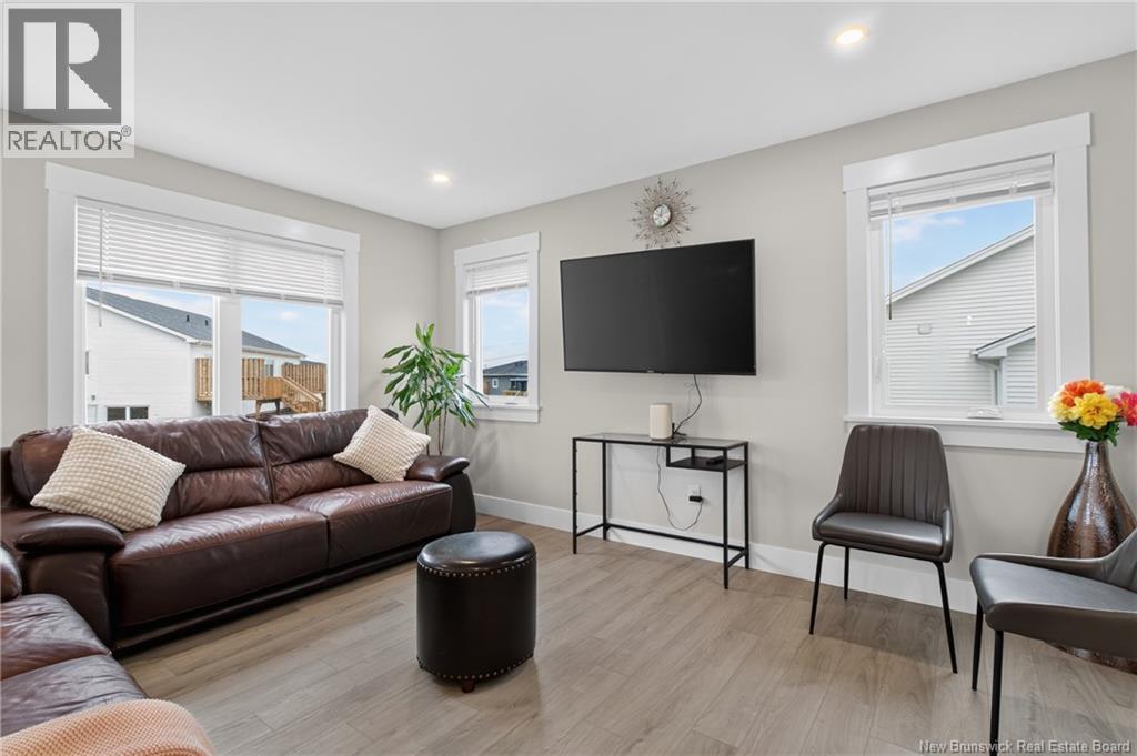 88 MacIntosh Boulevard - 13