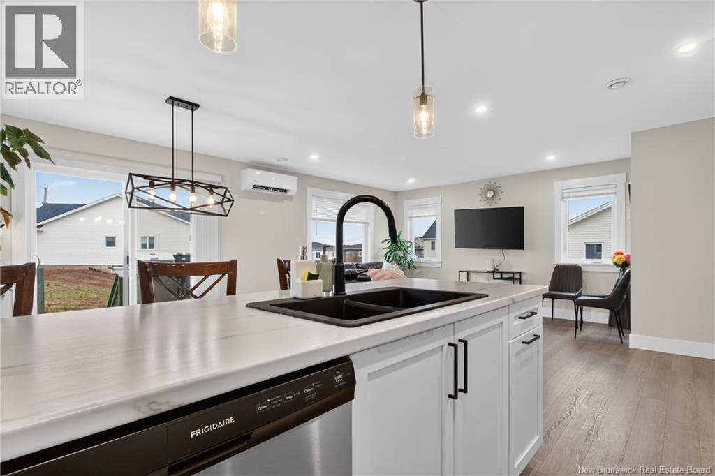 88 MacIntosh Boulevard - Image 17
