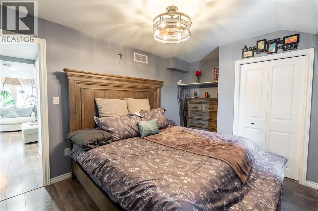 770 Bushey STREET - 13