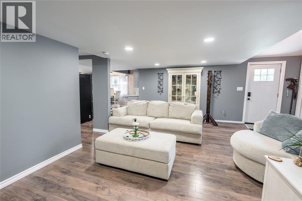 770 Bushey STREET - 6