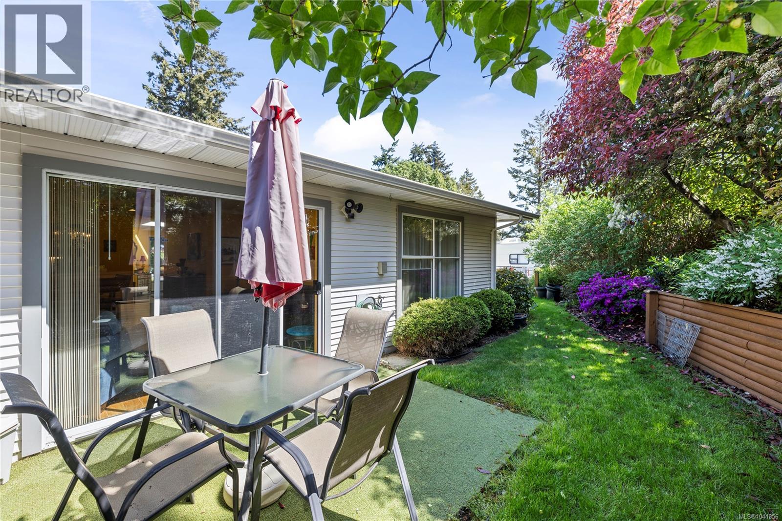 #24 450 Bay Ave - 10