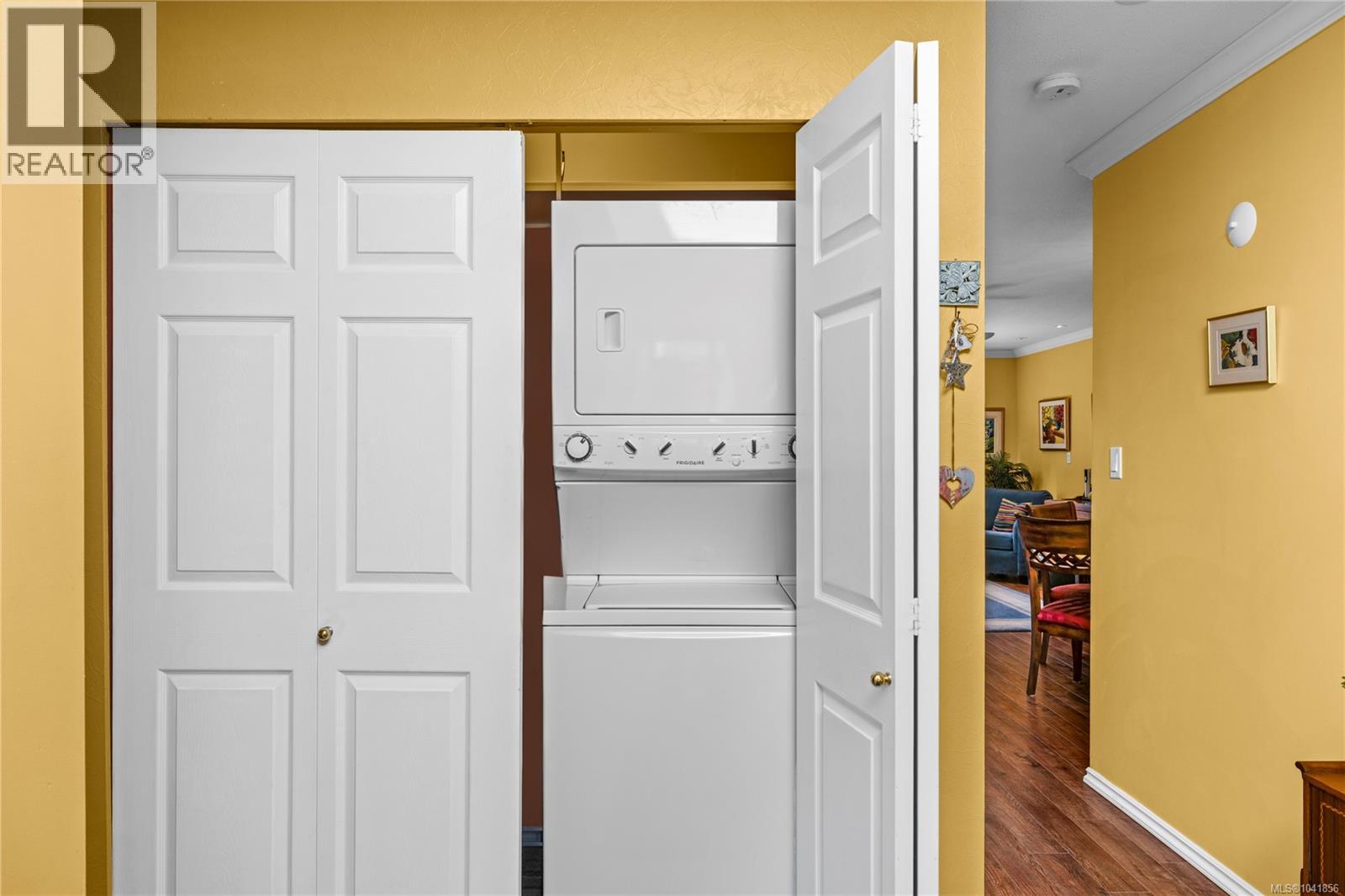 #24 450 Bay Ave - 30
