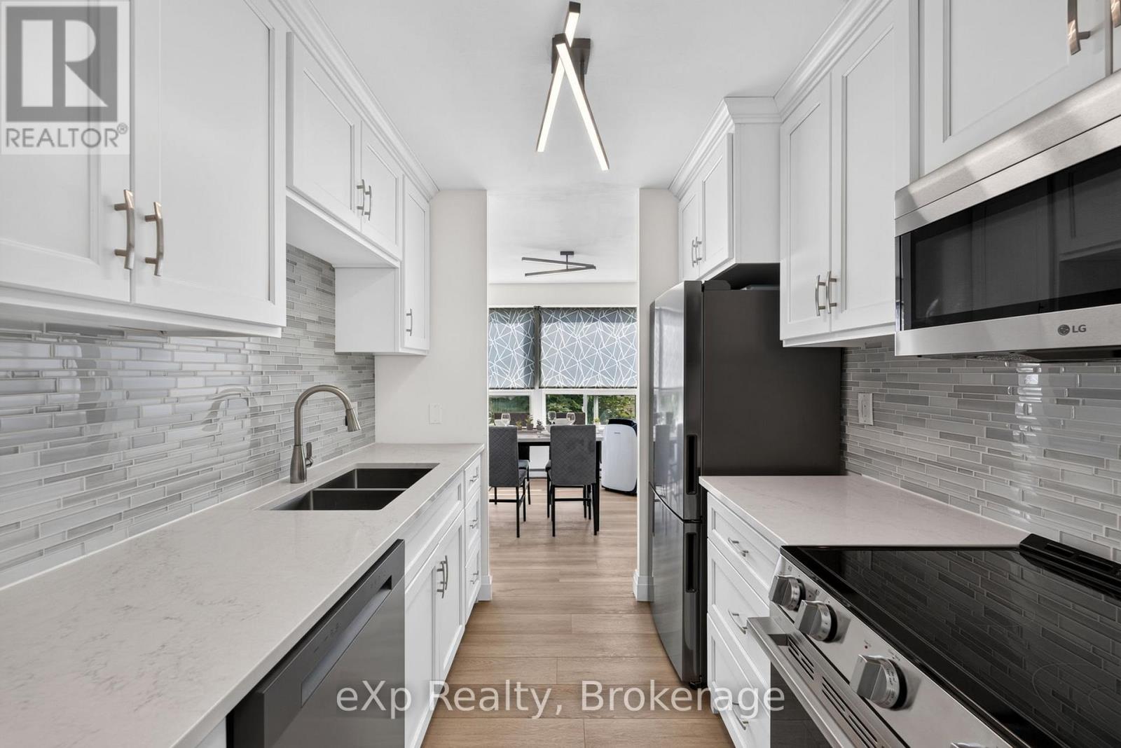 #220 1447 HURON STREET - 4