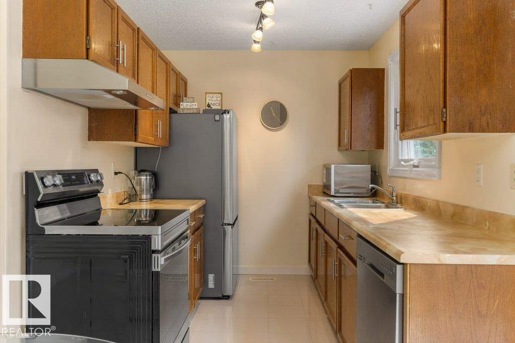 18609 54 AV NW - 15