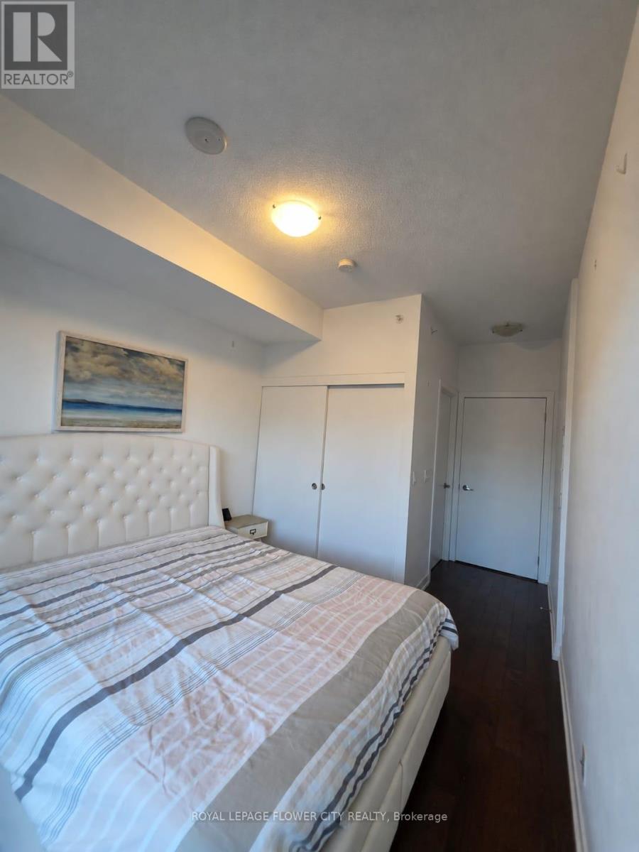 #607 10 WILLISON SQUARE - 17