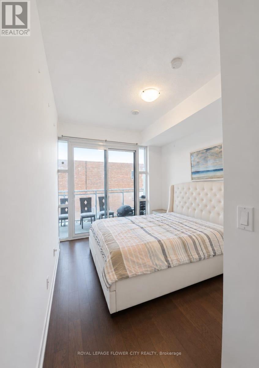 #607 10 WILLISON SQUARE - 15