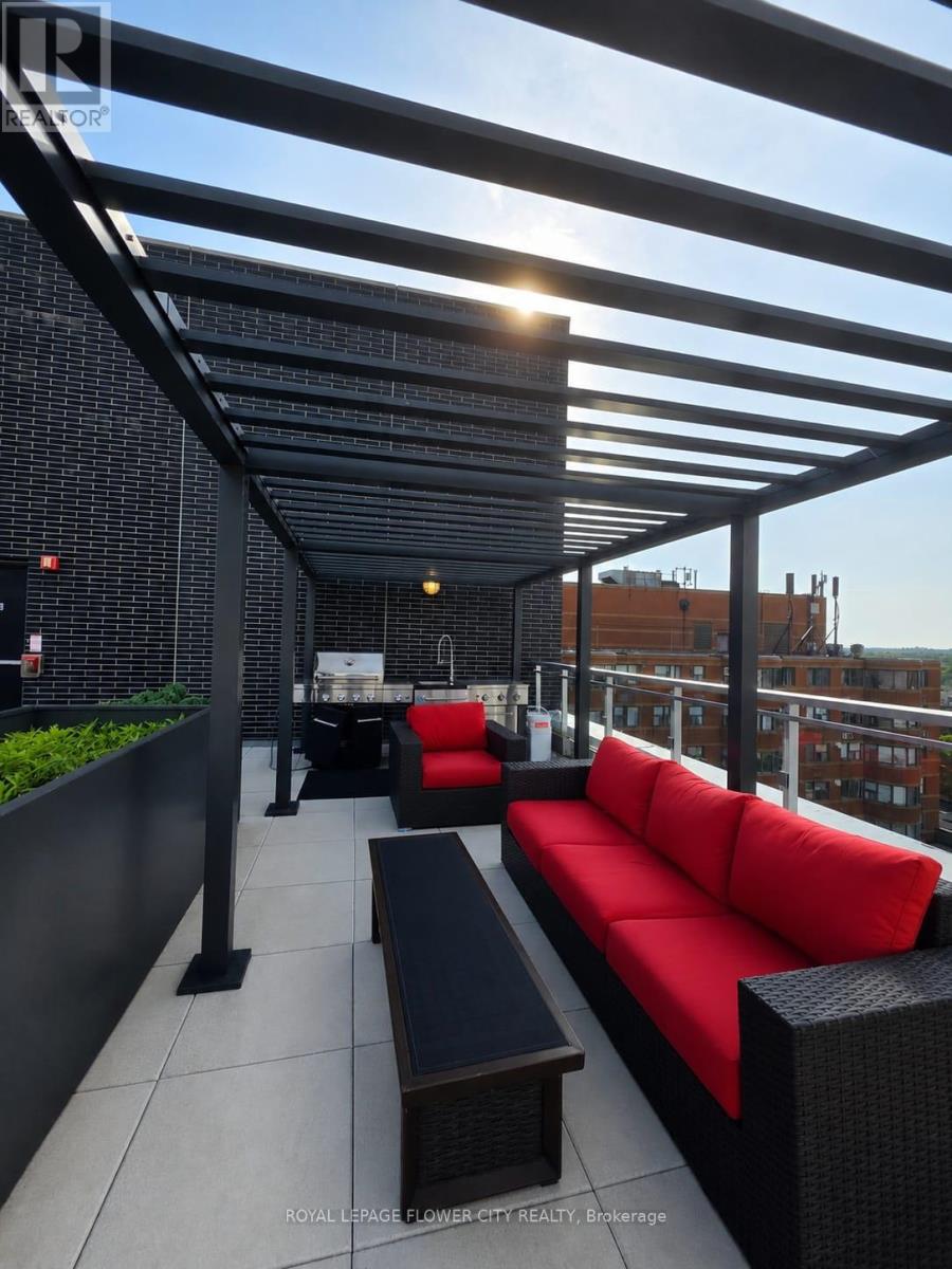 #607 10 WILLISON SQUARE - 20