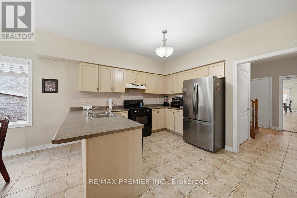 5 LAURA SABRINA DRIVE - 12