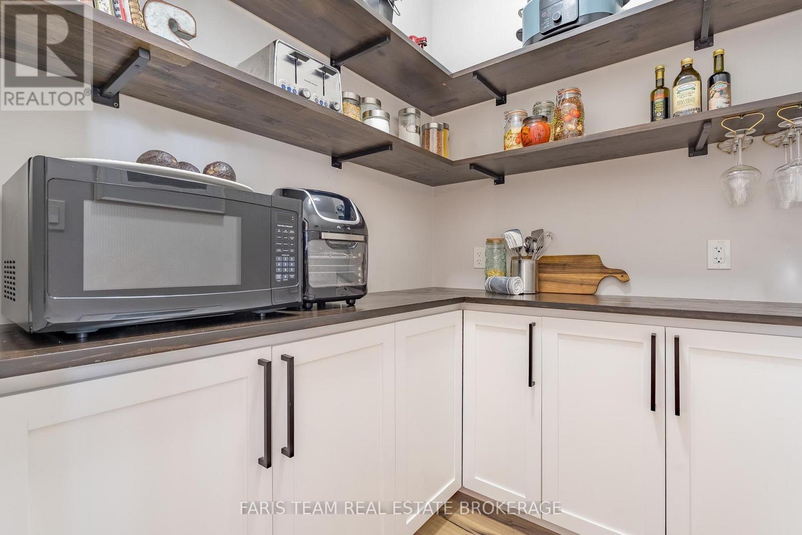 116 MAMIE AVENUE - 11