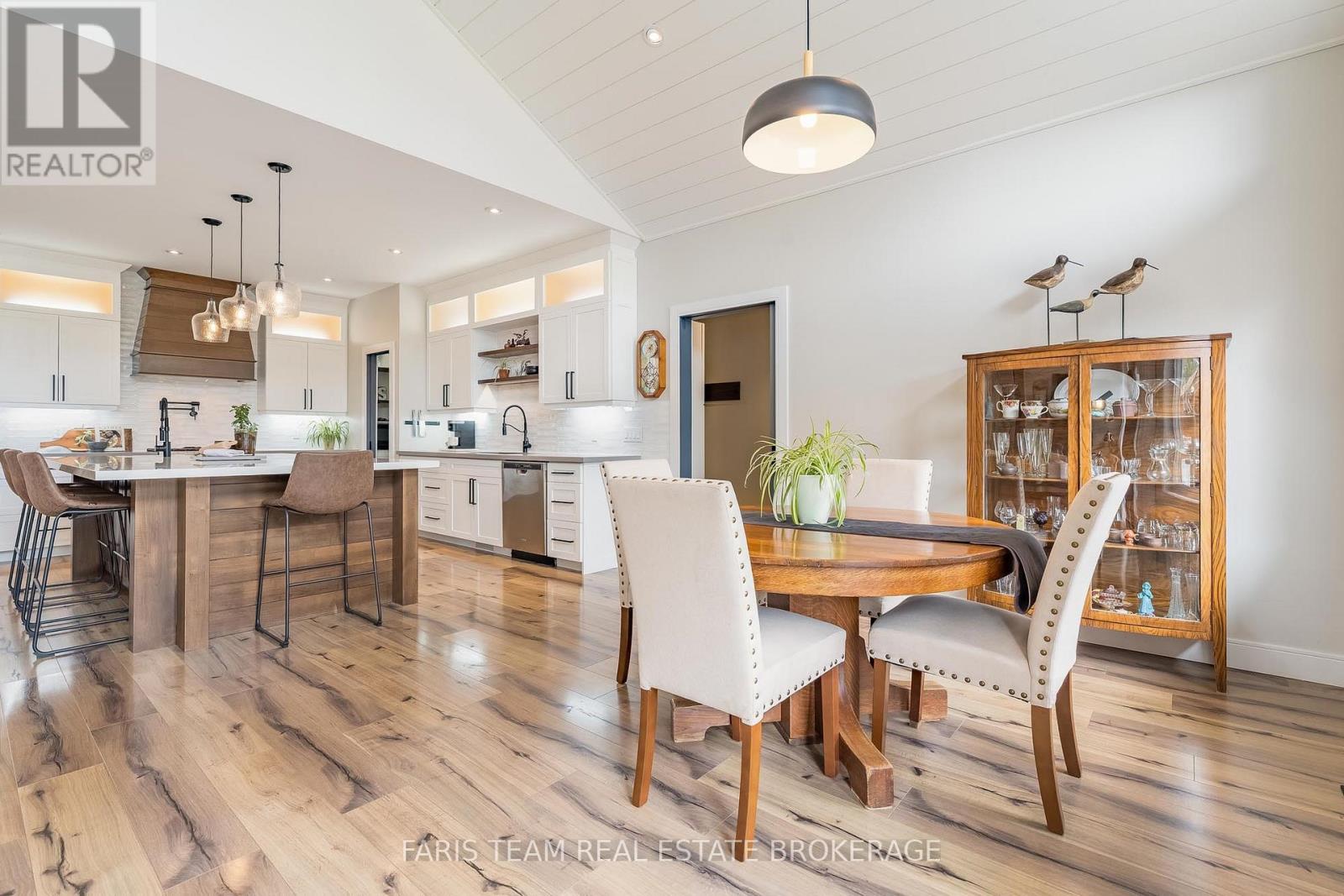 116 MAMIE AVENUE - 12