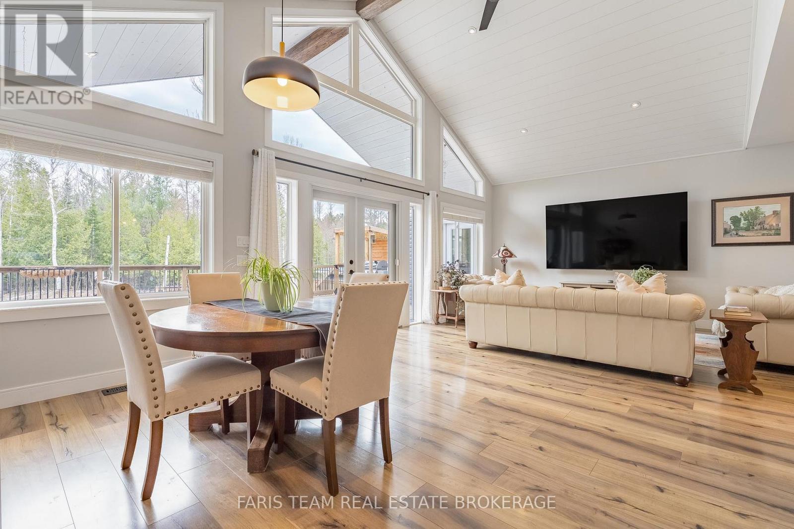 116 MAMIE AVENUE - 13