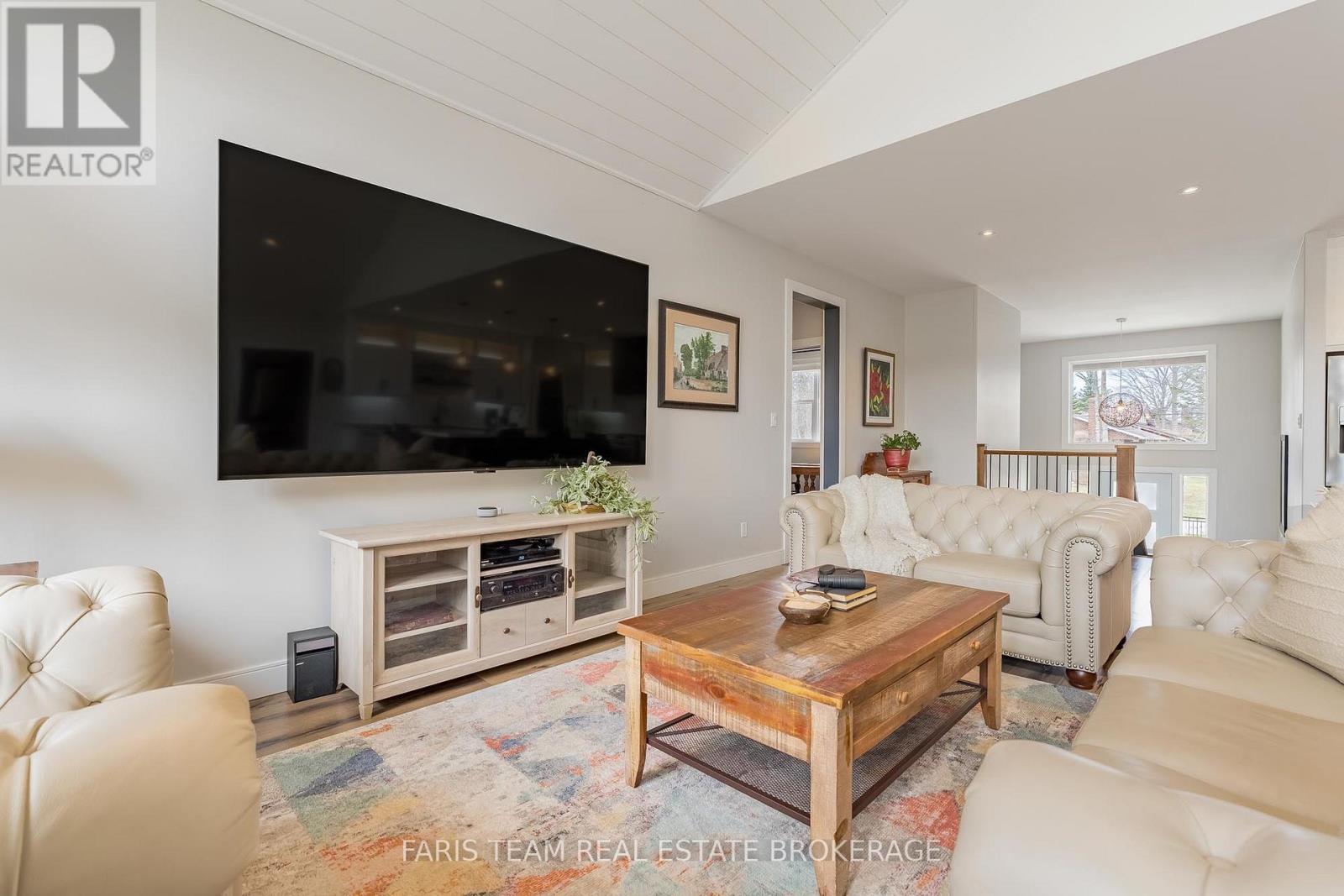 116 MAMIE AVENUE - 14