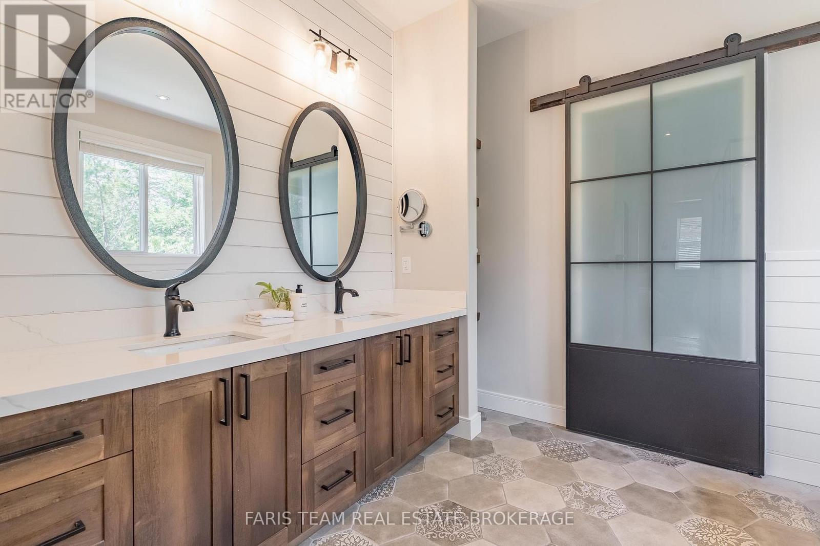116 MAMIE AVENUE - 19